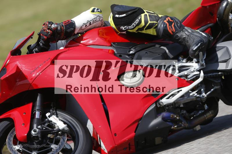 Archiv-2025/27 12.06.2025 Ducati Schweiz Trackday Warmup  ADR/gelb-jeaune/backside